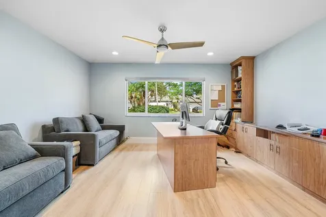 86 Cambridge Lane Boynton Beach FL 33436