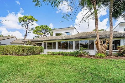 86 Cambridge Lane Boynton Beach FL 33436