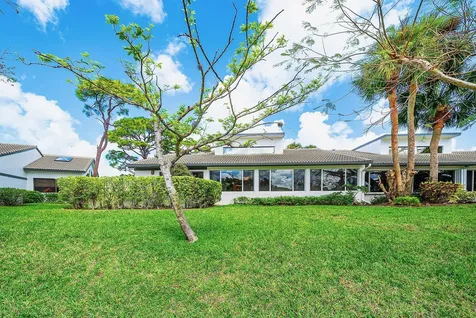 86 Cambridge Lane Boynton Beach FL 33436