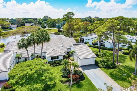 86 Cambridge Lane Boynton Beach FL 33436
