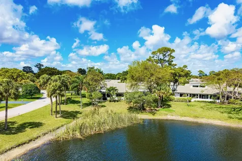 86 Cambridge Lane Boynton Beach FL 33436