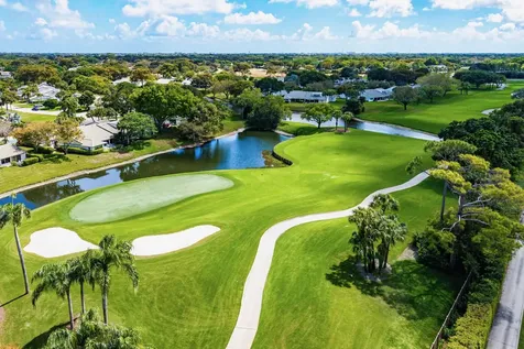 86 Cambridge Lane Boynton Beach FL 33436