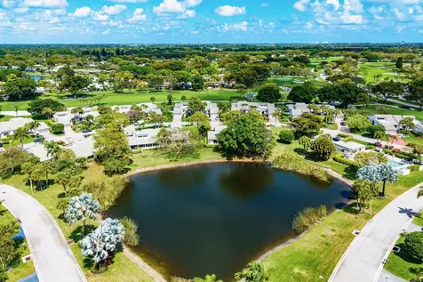 86 Cambridge Lane Boynton Beach FL 33436