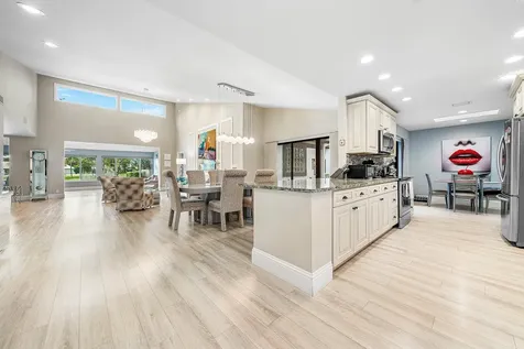 86 Cambridge Lane Boynton Beach FL 33436