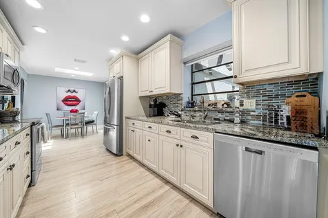 86 Cambridge Lane Boynton Beach FL 33436