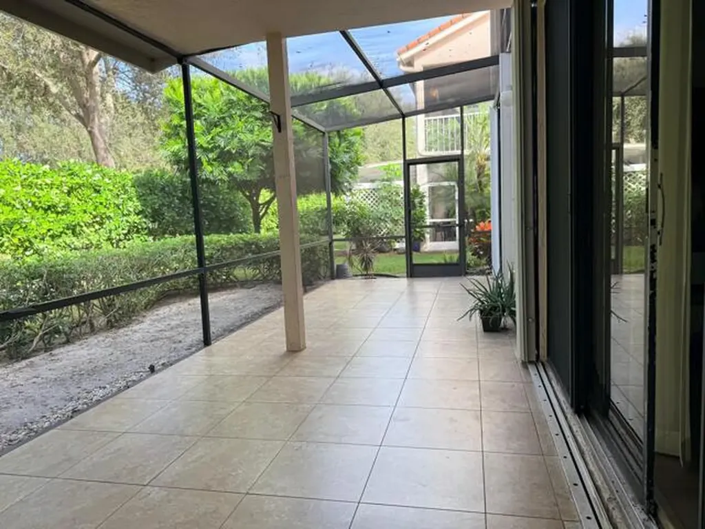 8659 Vía Reale Boca Raton FL 33496