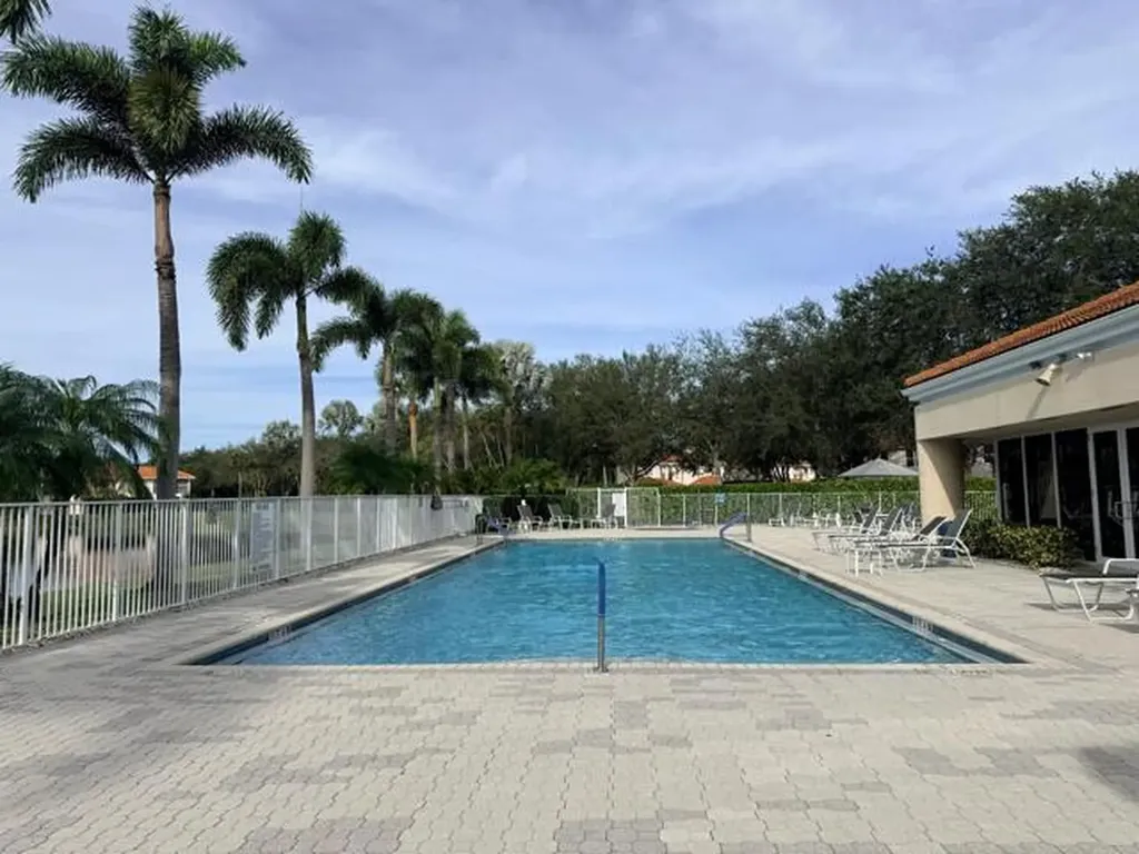 8659 Vía Reale Boca Raton FL 33496