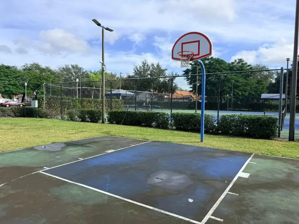 8659 Vía Reale Boca Raton FL 33496
