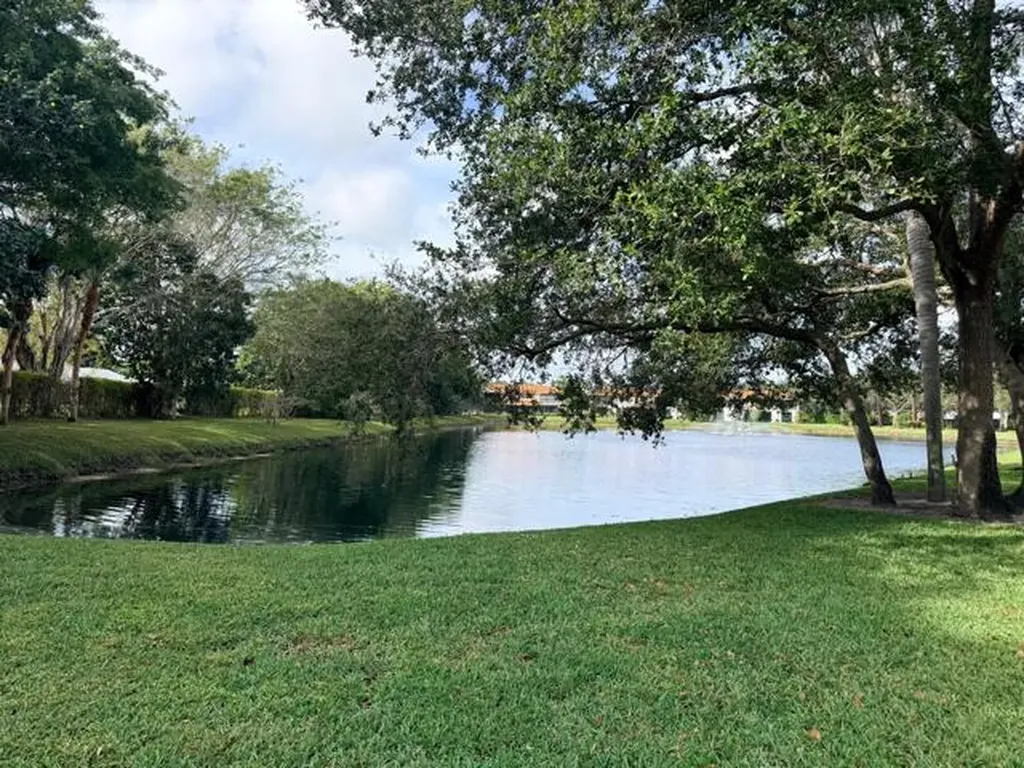 8659 Vía Reale Boca Raton FL 33496