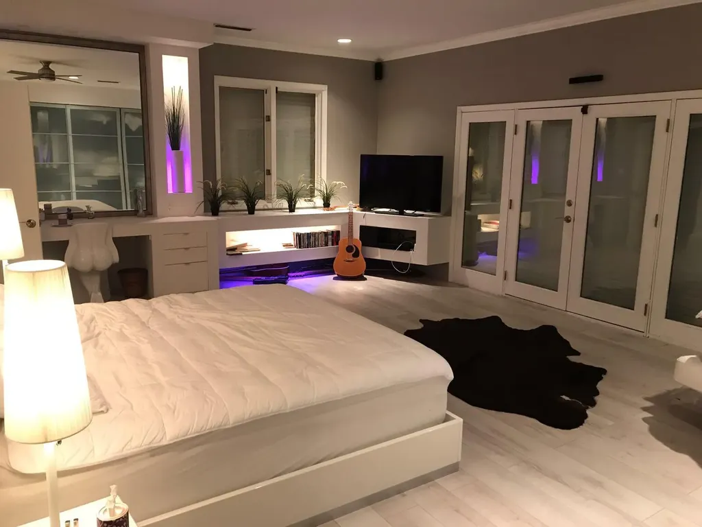 185 Palm Avenue Miami Beach FL 33139