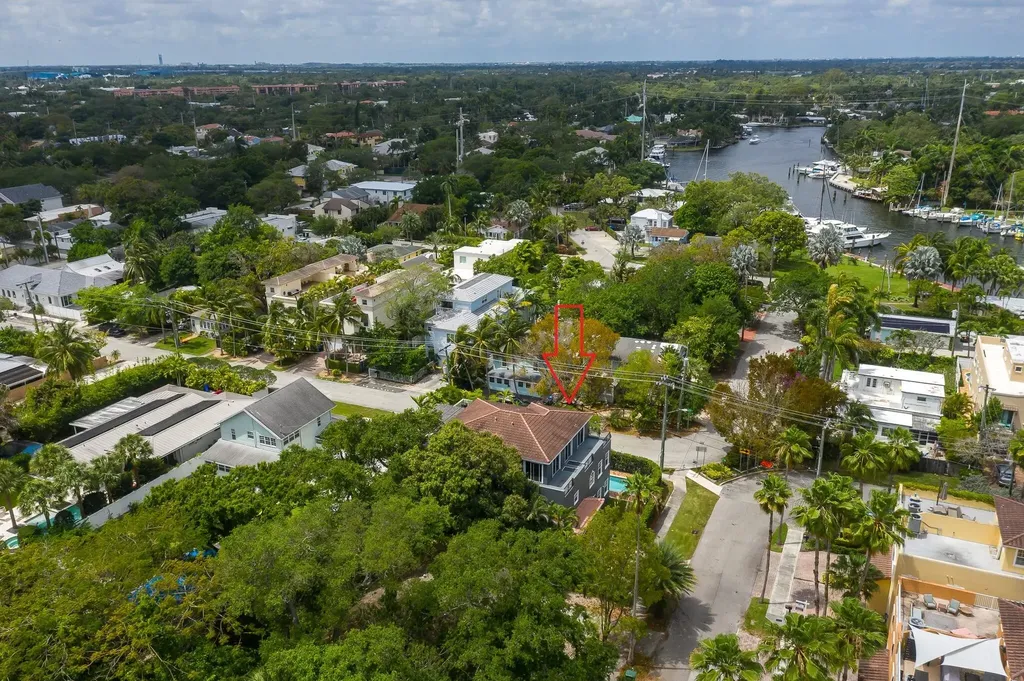 486 SW 5th Street Fort Lauderdale FL 33315