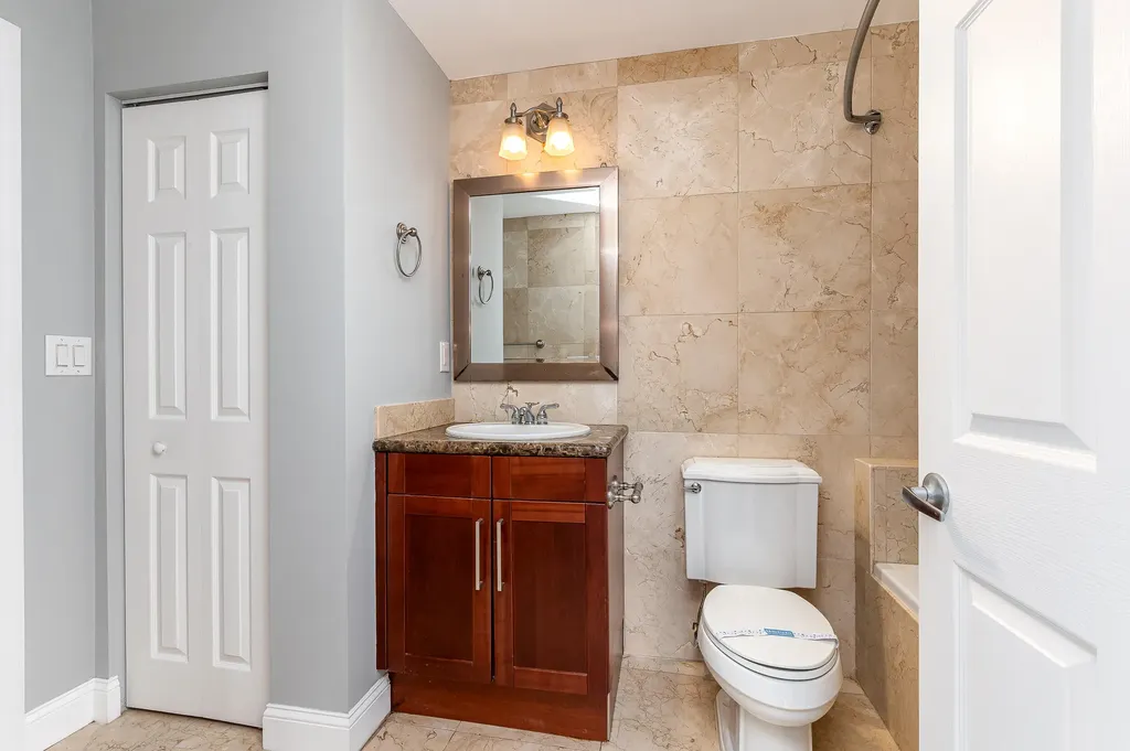 486 SW 5th Street Fort Lauderdale FL 33315