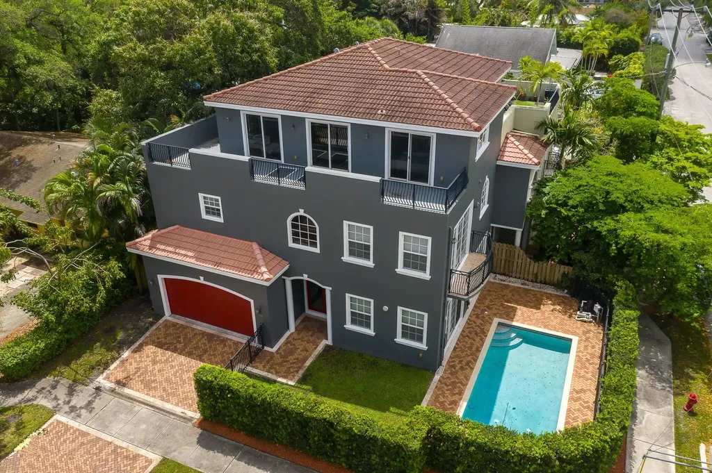 486 SW 5th Street Fort Lauderdale FL 33315