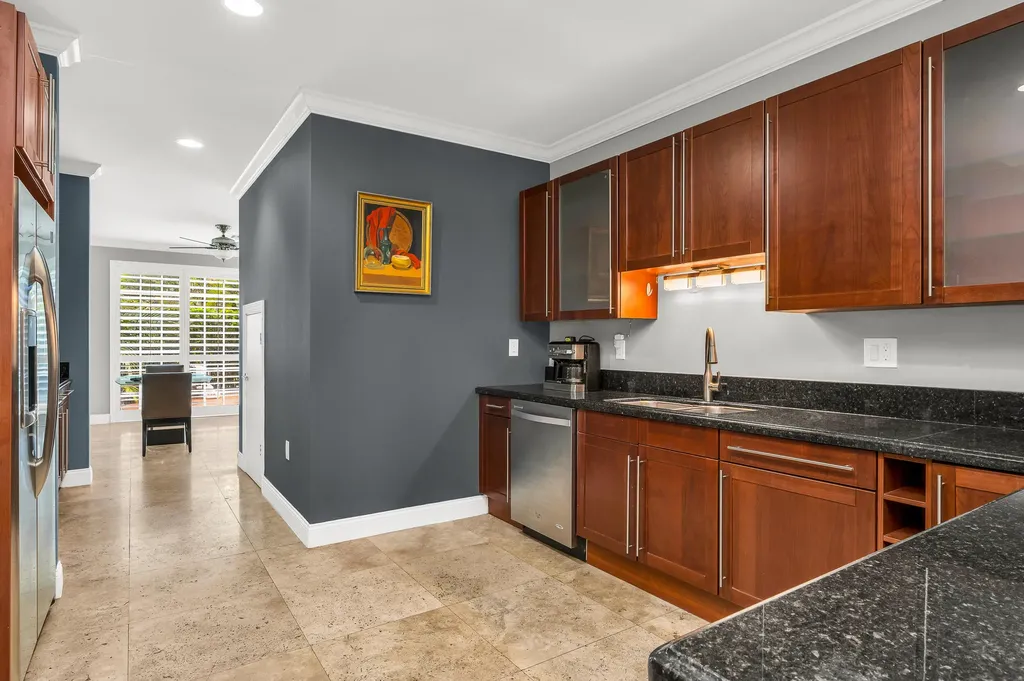 486 SW 5th Street Fort Lauderdale FL 33315