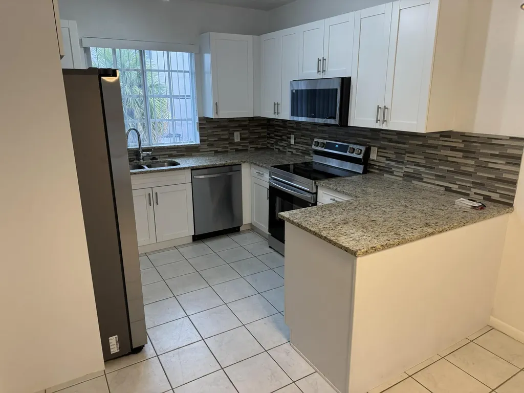 2010 Taylor Street Hollywood FL 33020