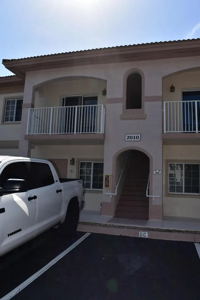 2010 Taylor Street Hollywood FL 33020