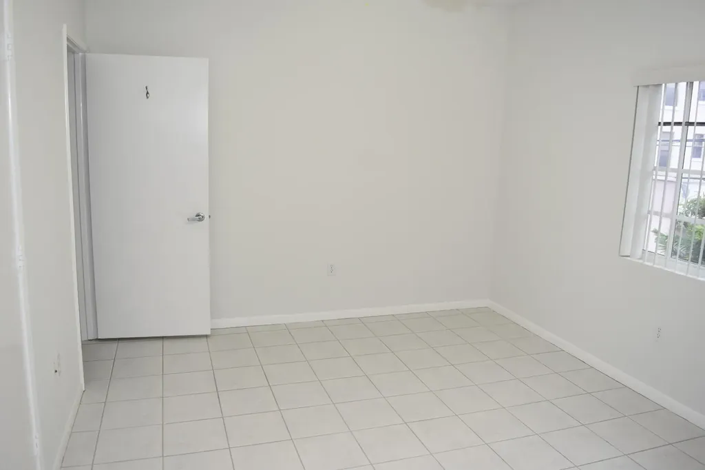 2010 Taylor Street Hollywood FL 33020