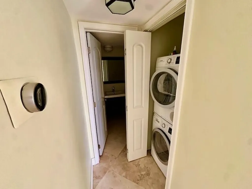 1 Las Olas Circle Fort Lauderdale FL 33316