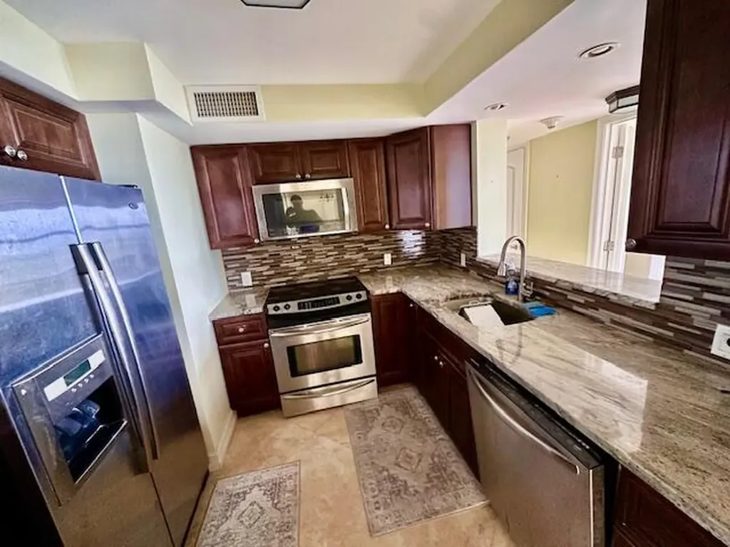 1 Las Olas Circle Fort Lauderdale FL 33316
