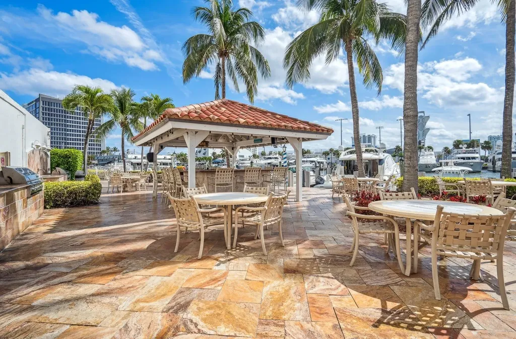 1 Las Olas Circle Fort Lauderdale FL 33316