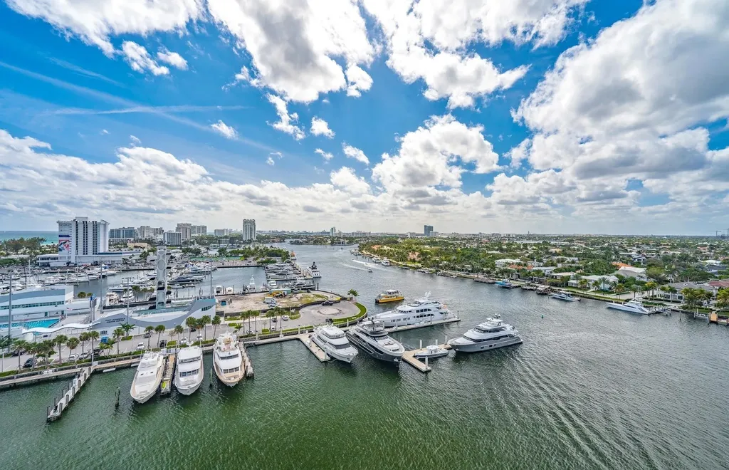 1 Las Olas Circle Fort Lauderdale FL 33316
