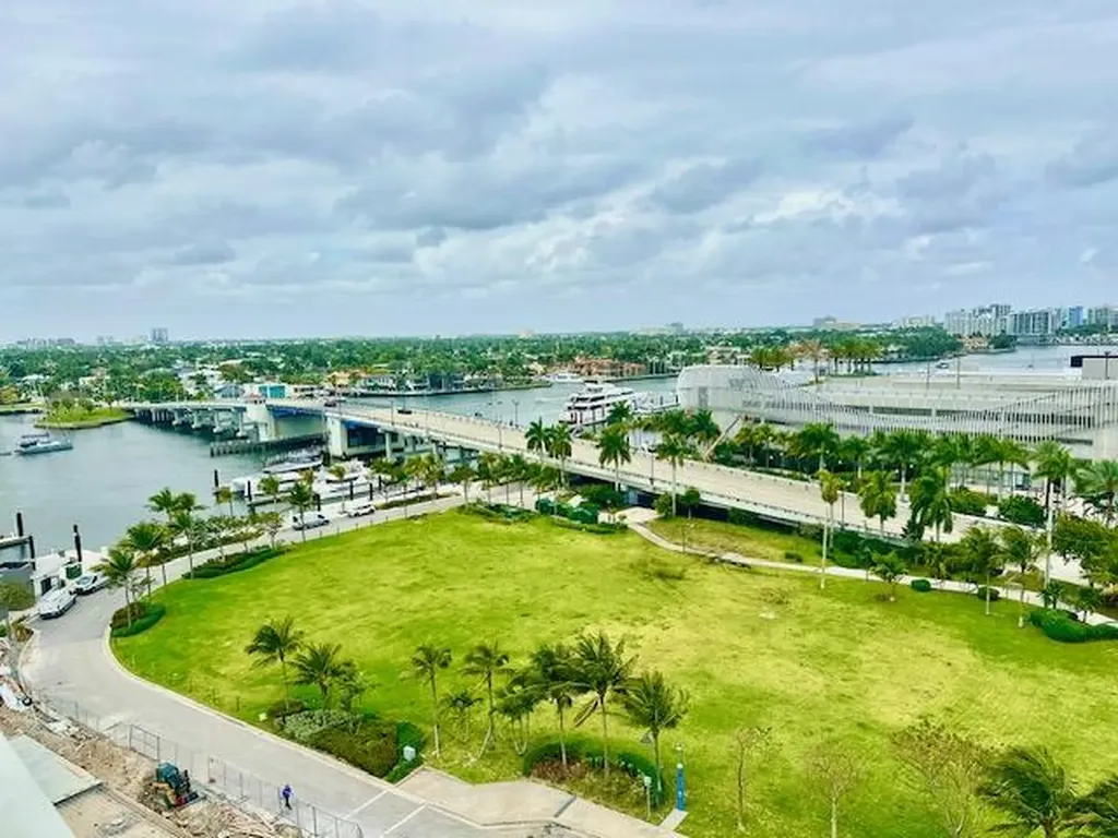 1 Las Olas Circle Fort Lauderdale FL 33316