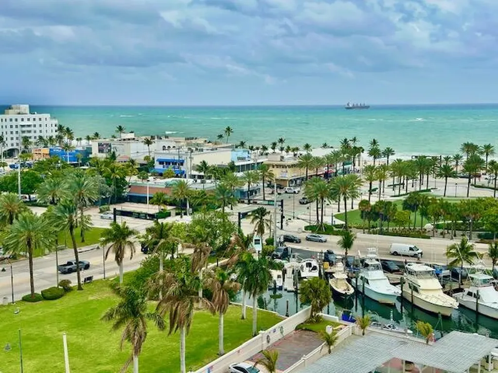 1 Las Olas Circle Fort Lauderdale FL 33316