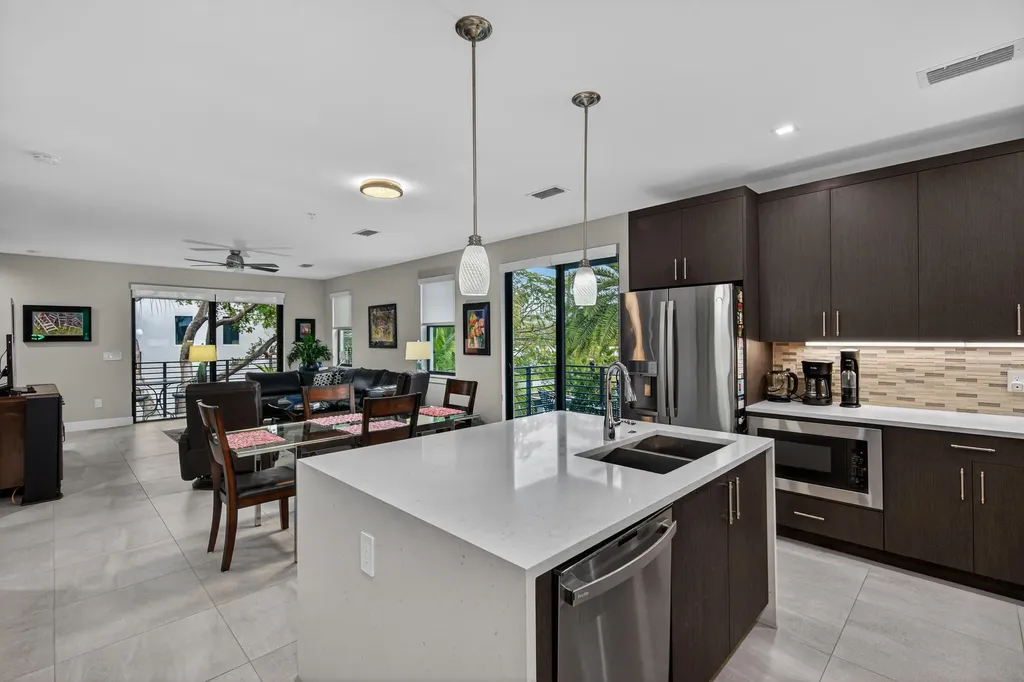 615 NE 22nd Drive Wilton Manors FL 33305