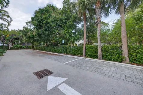 615 NE 22nd Drive Wilton Manors FL 33305