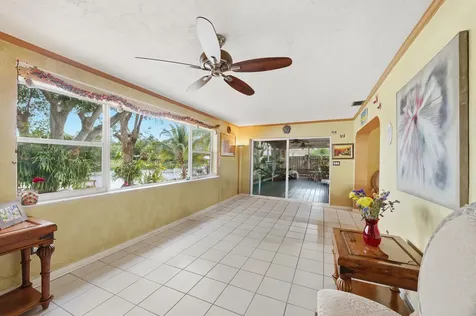 1811 NW 119th Avenue Pembroke Pines FL 33026