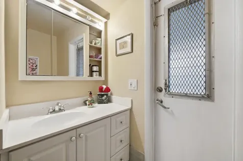 1811 NW 119th Avenue Pembroke Pines FL 33026