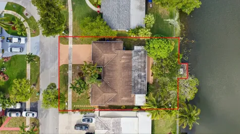 1811 NW 119th Avenue Pembroke Pines FL 33026