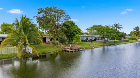 1811 NW 119th Avenue Pembroke Pines FL 33026