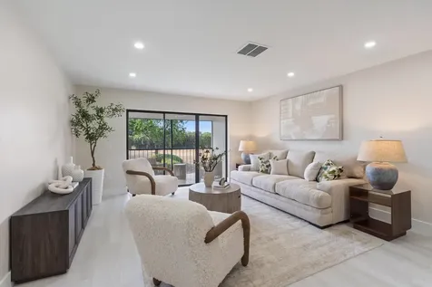 47 Stratford Lane W Boynton Beach FL 33436