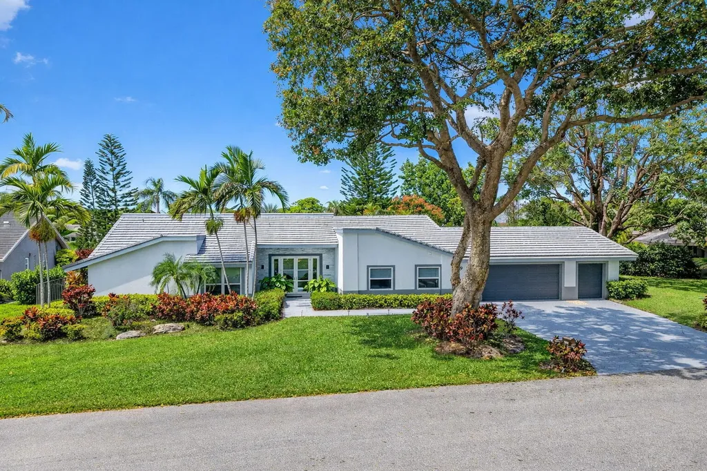 4869 Pineview Circle Delray Beach FL 33445
