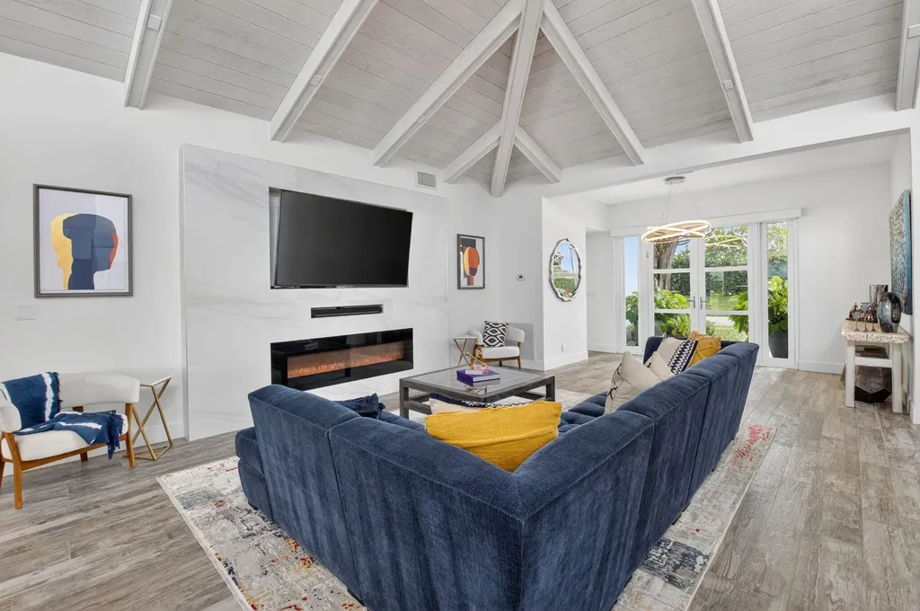 4869 Pineview Circle Delray Beach FL 33445