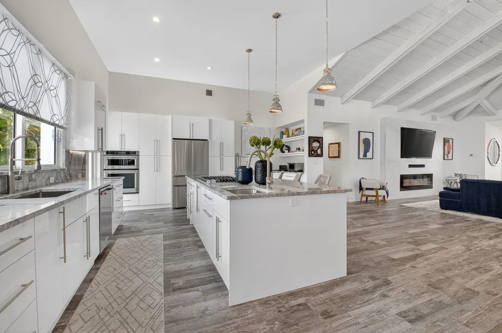 4869 Pineview Circle Delray Beach FL 33445