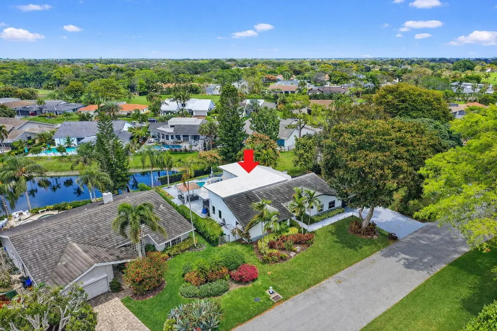 4869 Pineview Circle Delray Beach FL 33445