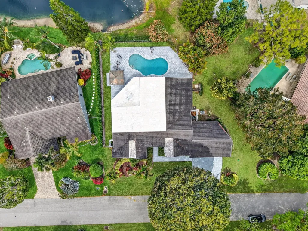 4869 Pineview Circle Delray Beach FL 33445