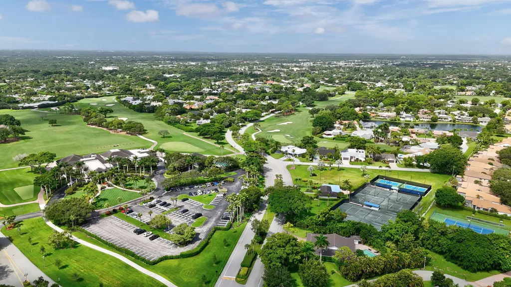 4869 Pineview Circle Delray Beach FL 33445