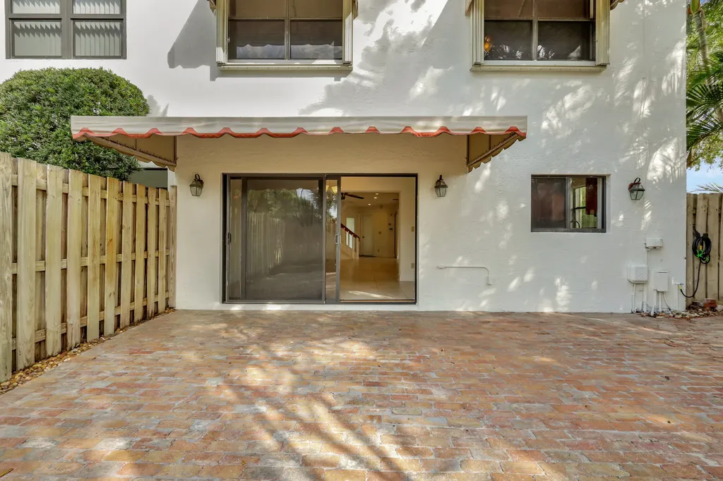 3516 Harbor Circle Delray Beach FL 33483