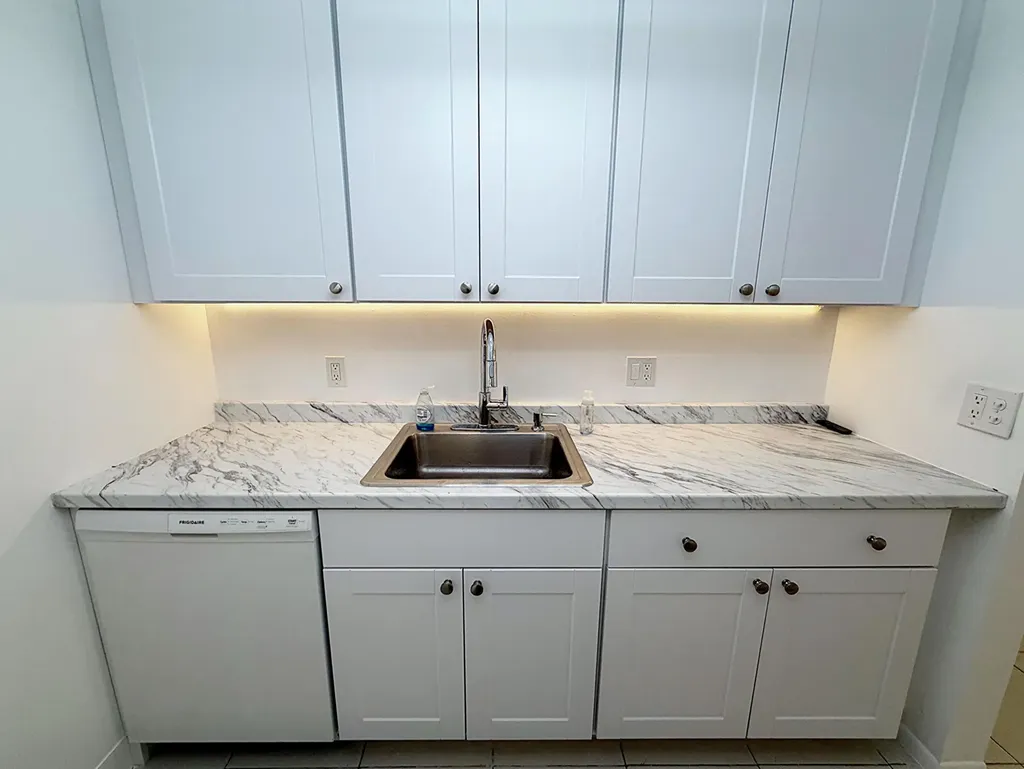 650 SW 2nd SW Boca Raton FL 33432