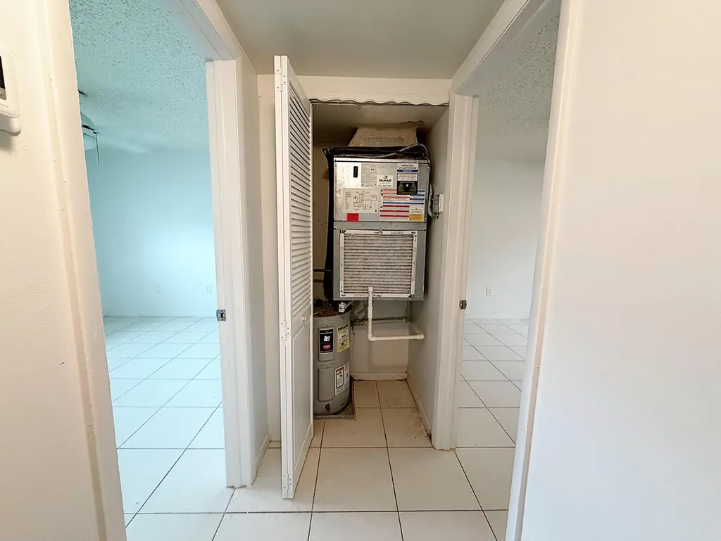 650 SW 2nd SW Boca Raton FL 33432