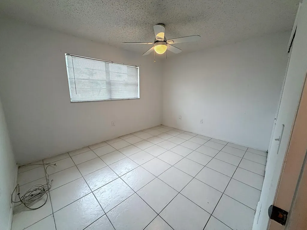 650 SW 2nd SW Boca Raton FL 33432