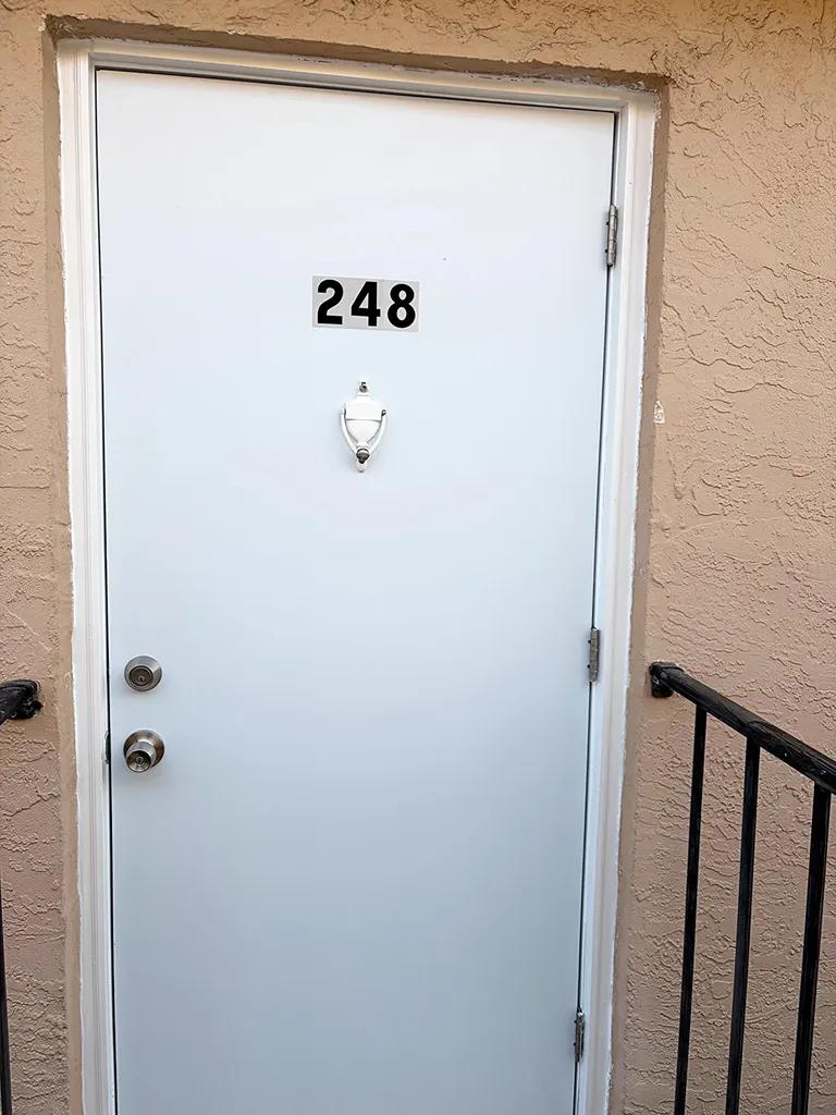 650 SW 2nd SW Boca Raton FL 33432