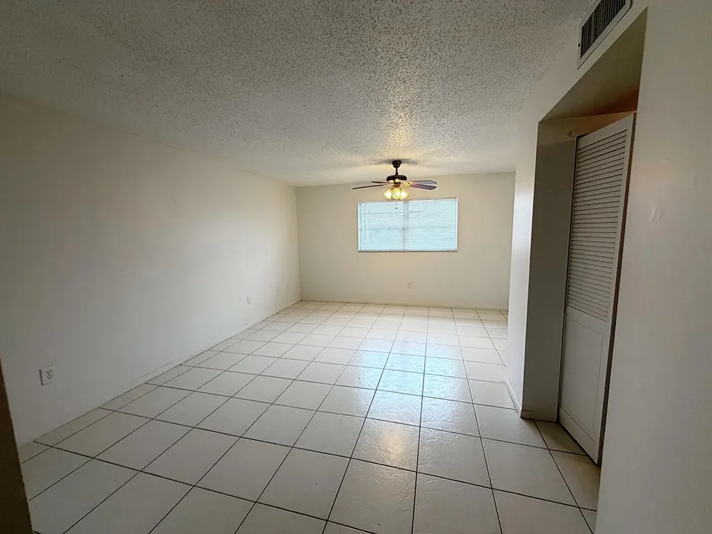 650 SW 2nd SW Boca Raton FL 33432