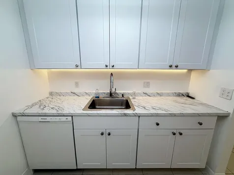 650 SW 2nd SW Boca Raton FL 33432