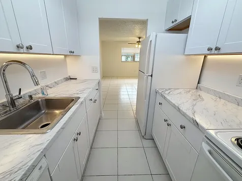 650 SW 2nd SW Boca Raton FL 33432
