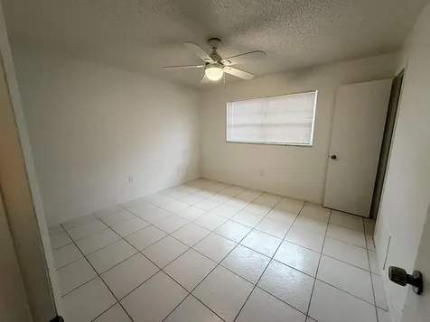 650 SW 2nd SW Boca Raton FL 33432