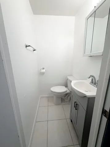 650 SW 2nd SW Boca Raton FL 33432